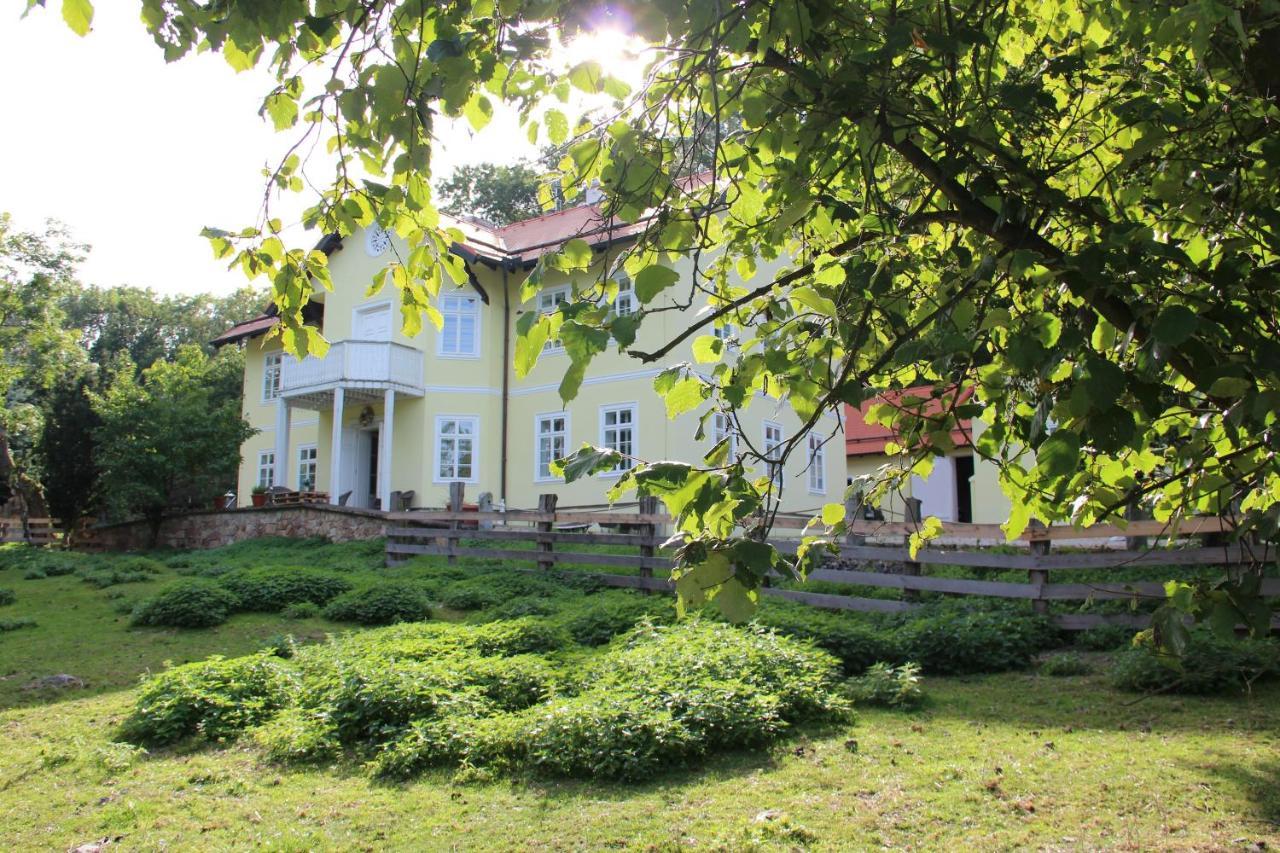 Lovecky Zamecek Pod Milesovkou Teplice Kültér fotó
